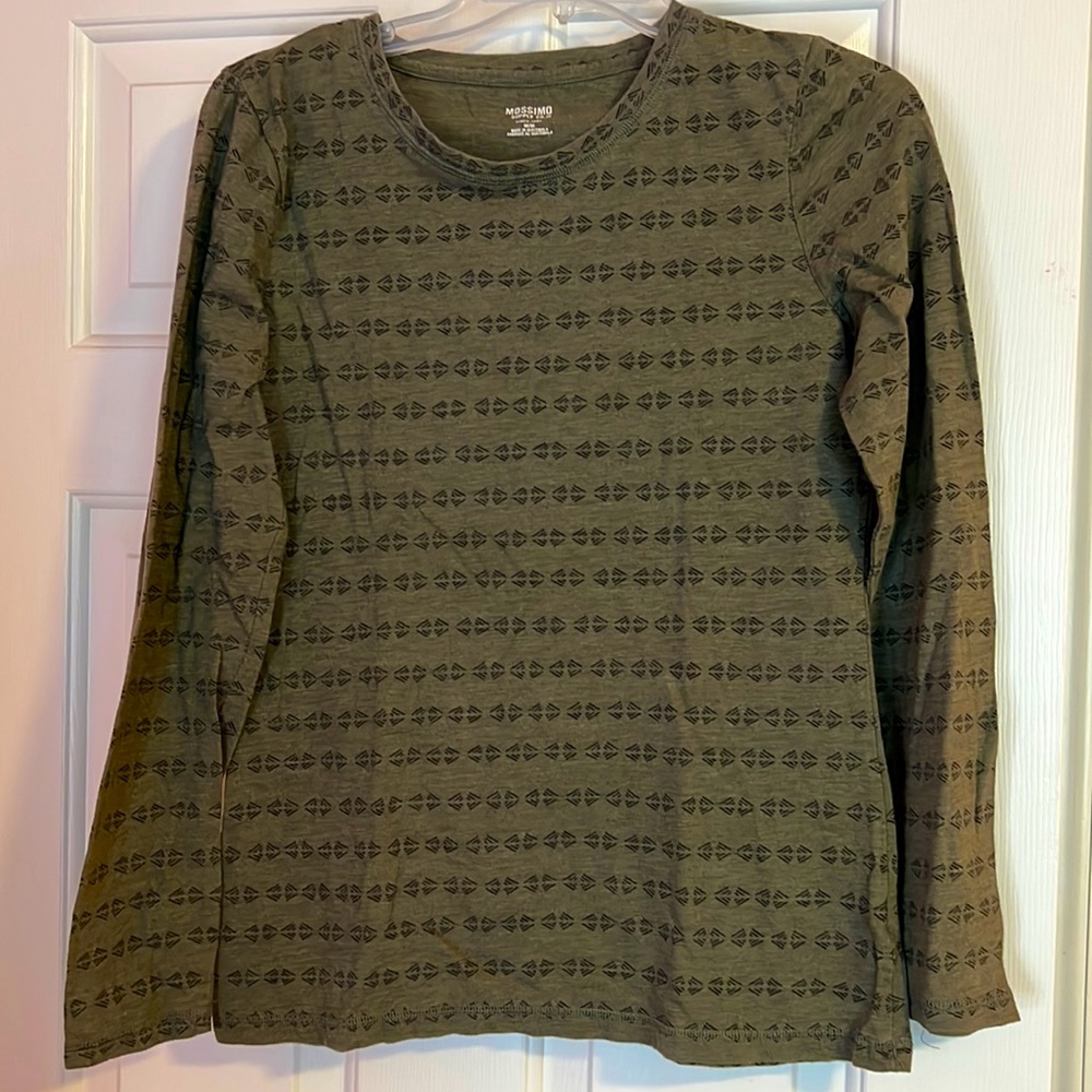 Green long sleeve shirt